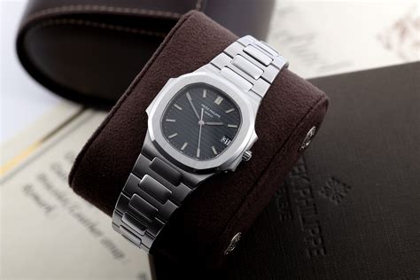 nautilus 3900 patek philippe|Patek Philippe Nautilus day date.